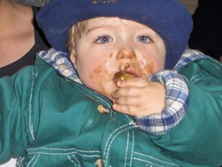 Miam miam cest bon le chocolat.